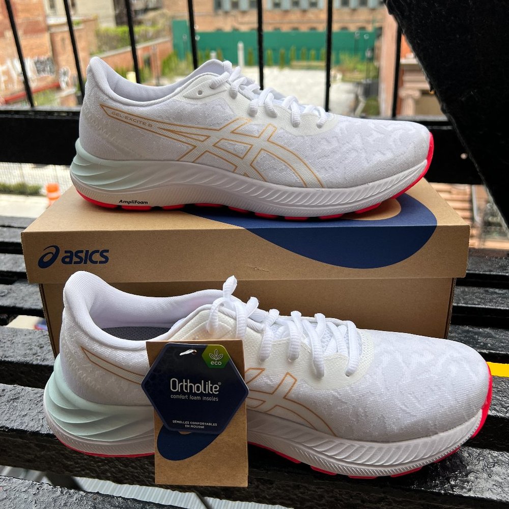 ASICS Women's Gel-Excite 8 Twist Running Shoes, 10, White/Champagne